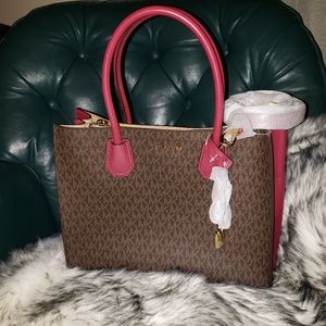 Michael kors. SOLD. SOLD.SOLD. M EC.